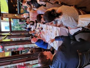 Apr&egrave;s-work Ap&eacute;ro August 17, 2022